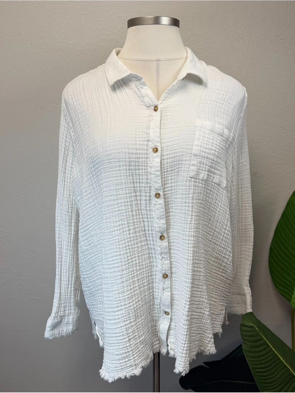 Natural Reflections White Gauze Button Up Top - Size 1X
